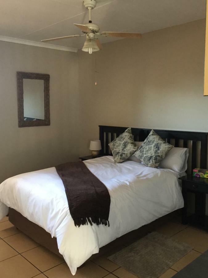 African Kingdom Guest House Боксбург Экстерьер фото