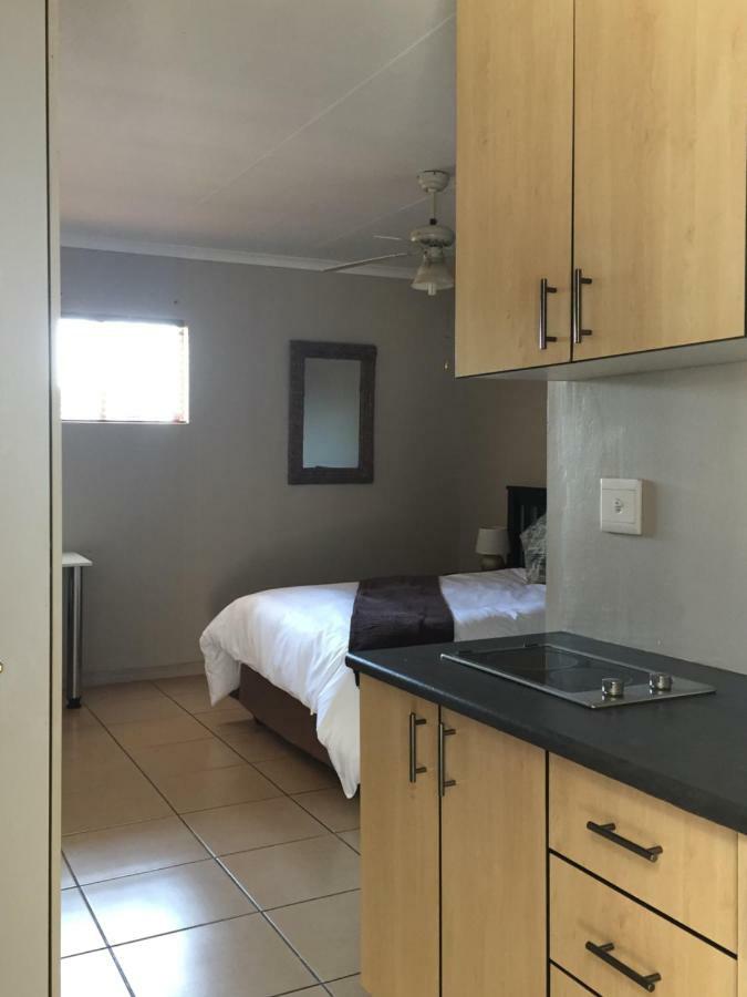 African Kingdom Guest House Боксбург Экстерьер фото
